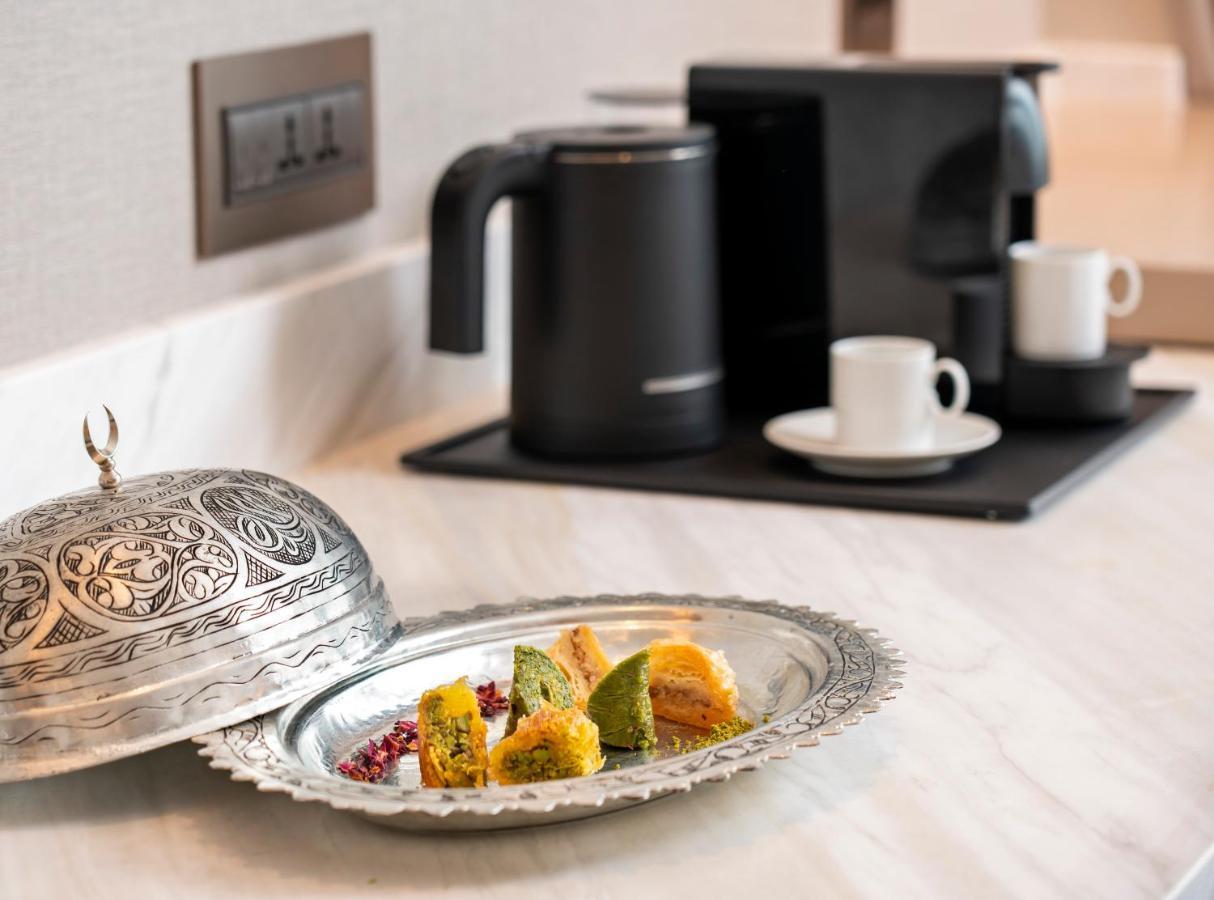 Address Istanbul Ξενοδοχείο Εξωτερικό φωτογραφία A coffee machine in a hotel room